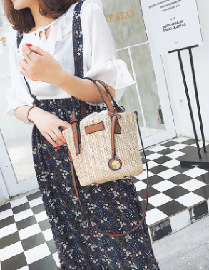 2021 New women's bag hand-woven contrast color bucket straw bag cylinder handbag diagonal shoulder beach bag