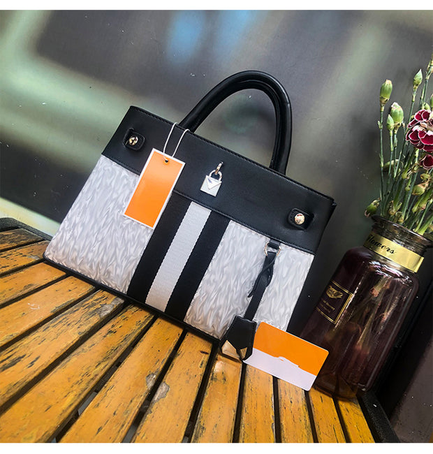 Women's large-capacity handbag