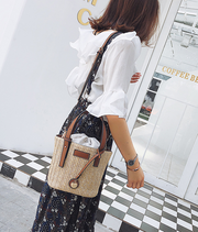 2021 New women's bag hand-woven contrast color bucket straw bag cylinder handbag diagonal shoulder beach bag