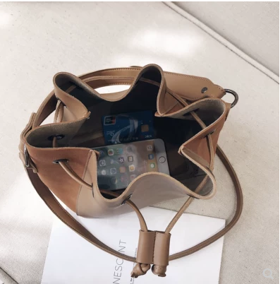 Women''s bag 2021 new wave Korean version frosted Handbag Shoulder Bag fashion simple and easy chic bag bucket